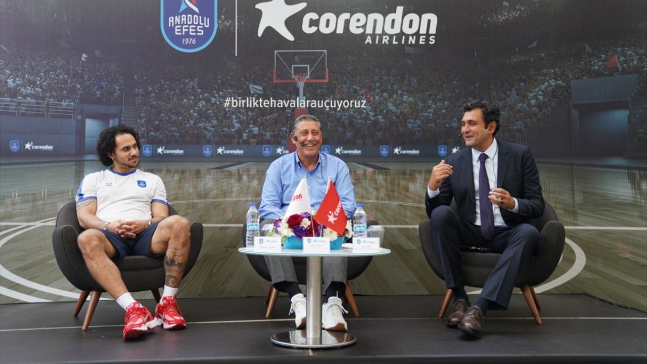 Anadolu Efes ve Corendon Airlines Sponsorluk Anlaşmasını Yeniledi