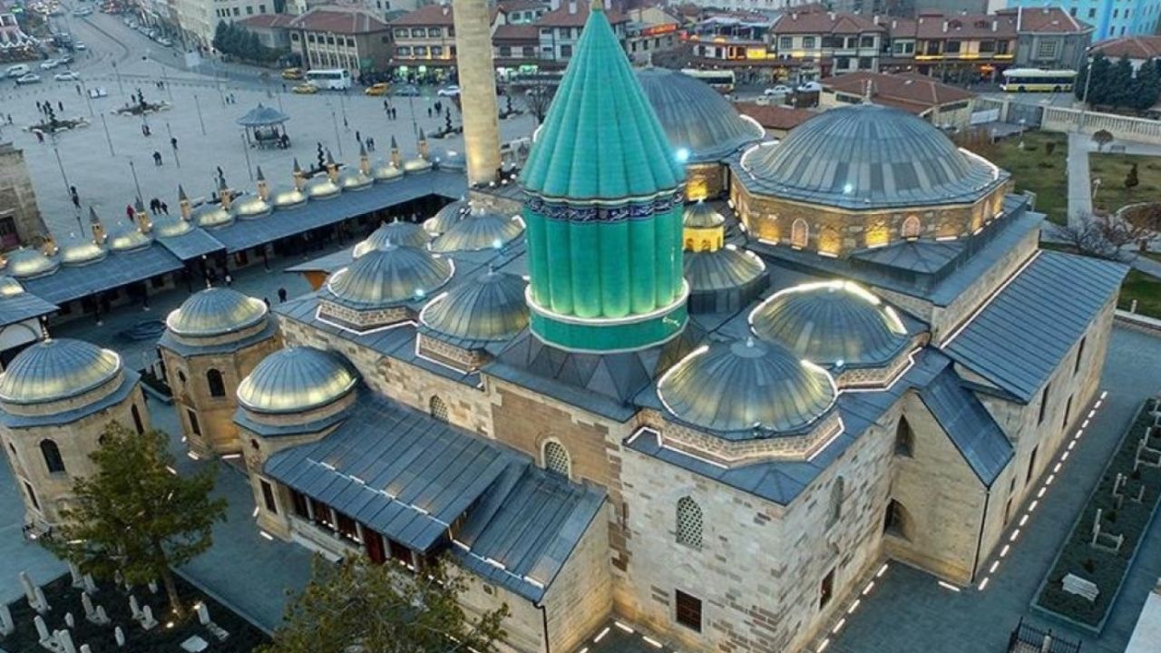 Konya Mevlana Müzesi, 2023 yılı ilk 7 ayında ziyaretçi rekoru kırdı!