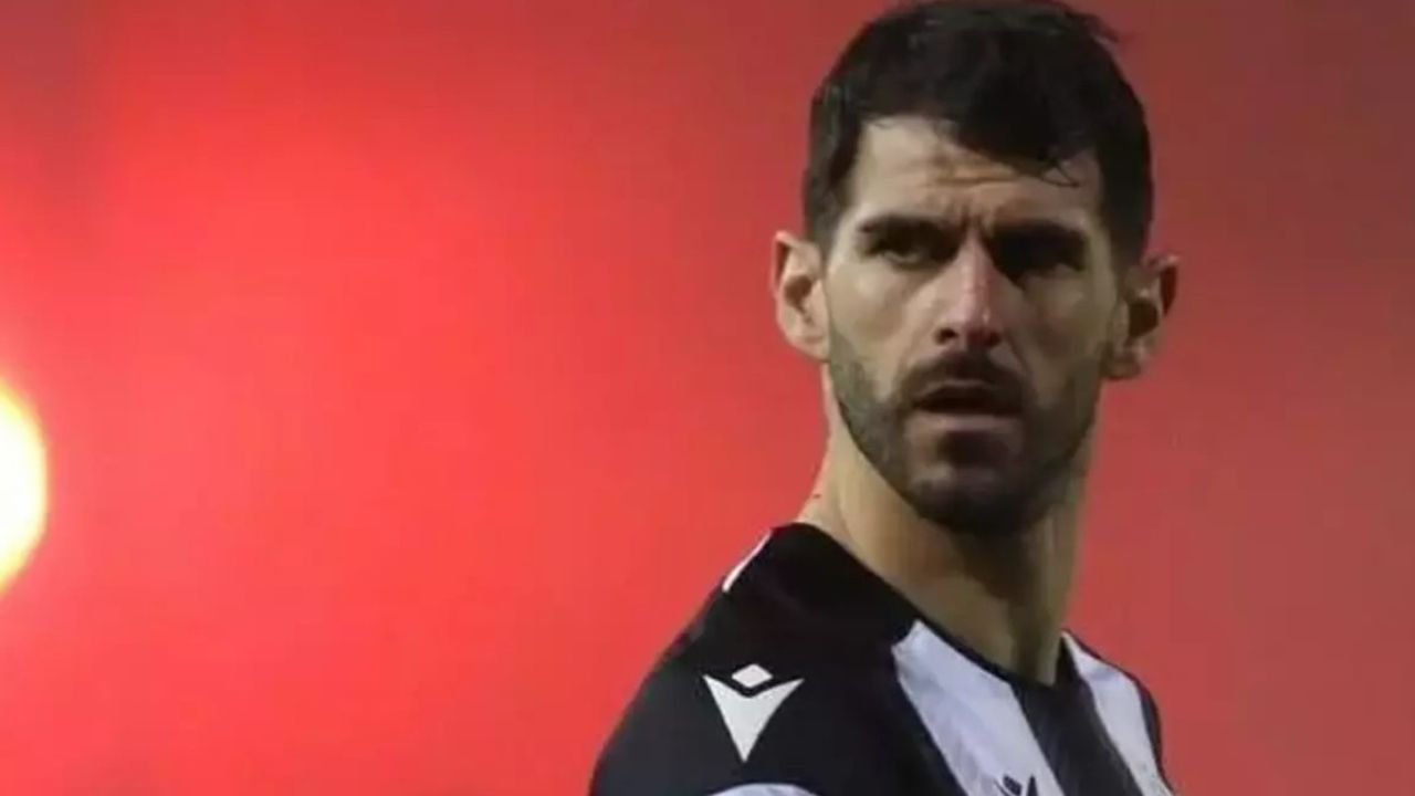 Portekizli oyuncu Nelson Oliveira'ya, Konyaspor'dan sürpriz davet!