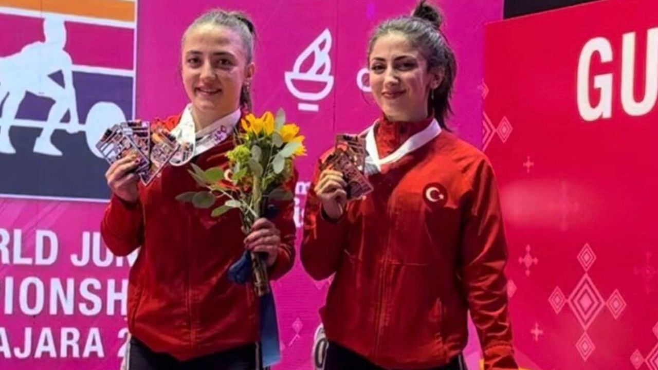 Konyalı genç haltercilerden dünya şampiyonluğu geldi!