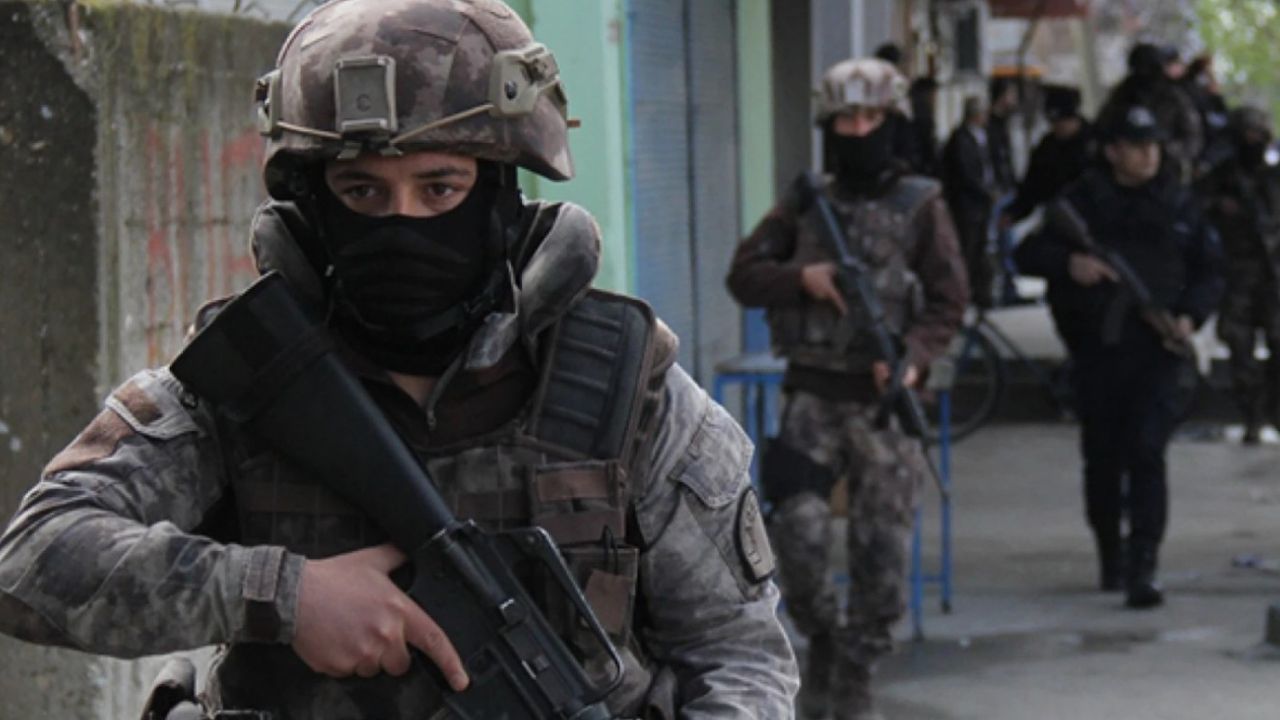 Konya'da DEAŞ örgütüne yönelik polis operasyonu: 4 şüpheli gözaltına alındı! 