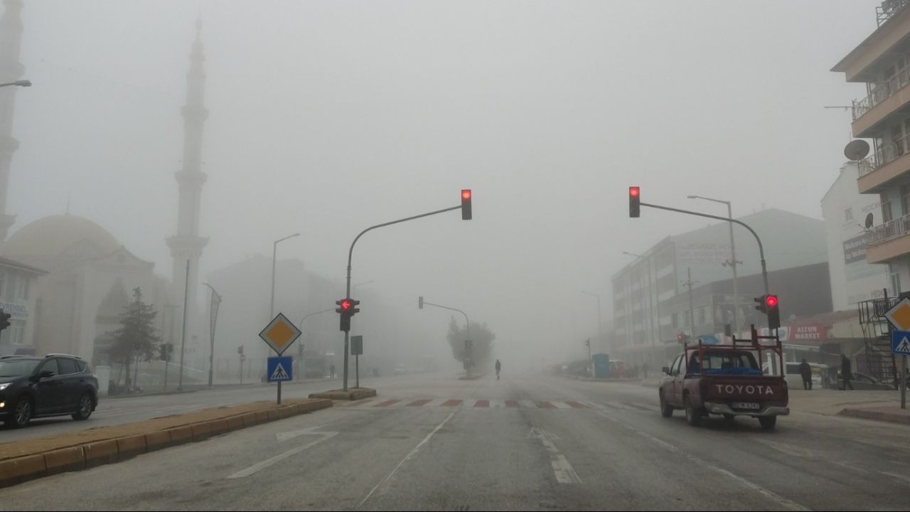 Konyalılar, 2024 yılının ilk gününe yoğun bir sisle başladı!