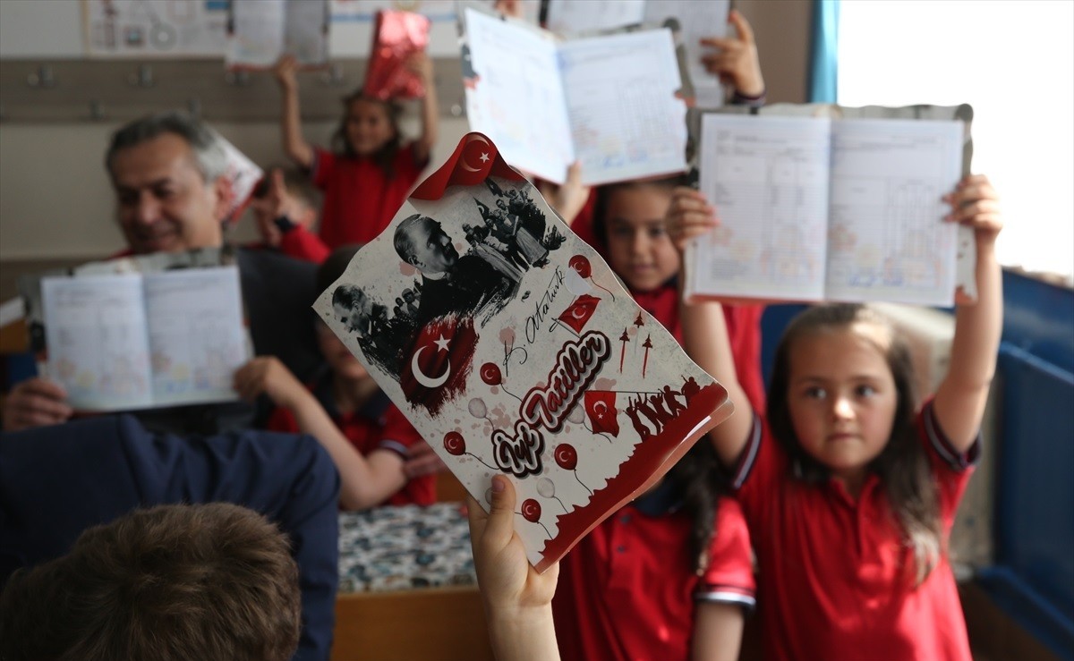 Konya'da 506 bin 475 öğrencinin karne coşkusu