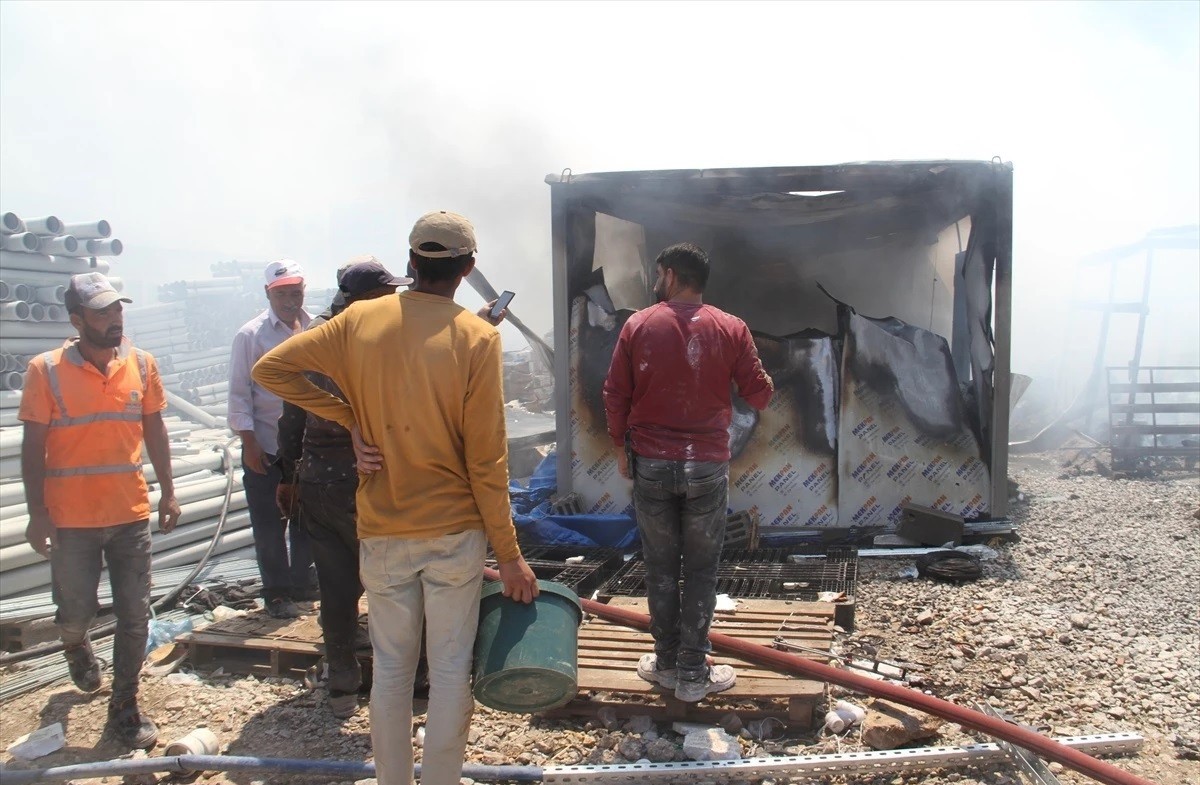Konya Beyşehir'deki konteynerlarda korkutan yangın