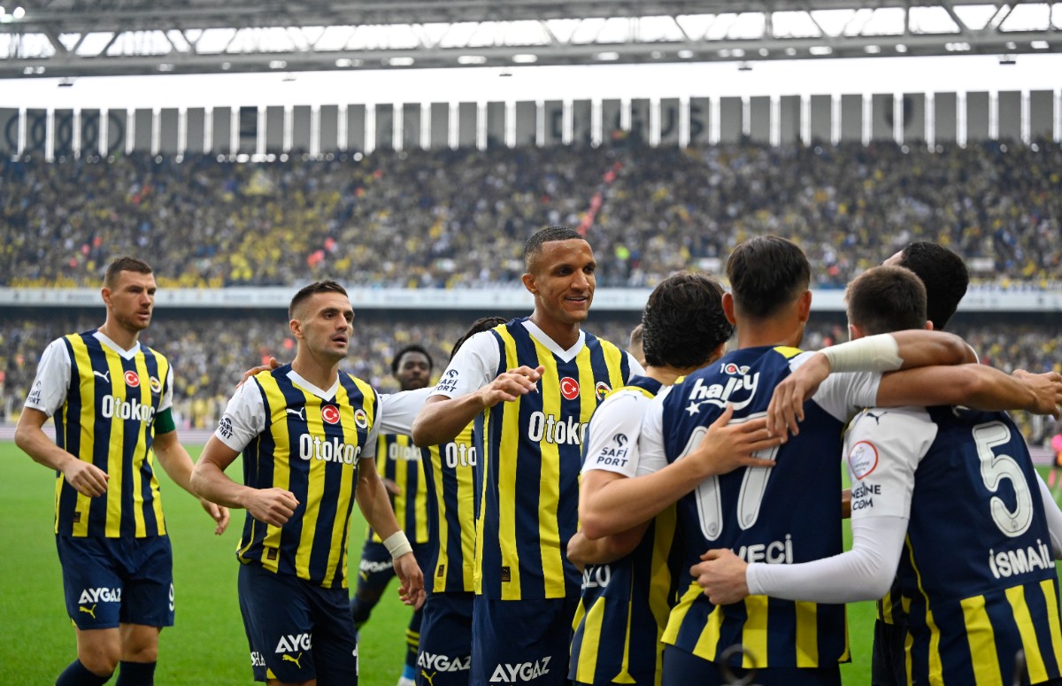 Fenerbahçe'nin bu sezonki yıldızları İsmail Yüksek ve Sebastian Szymanski