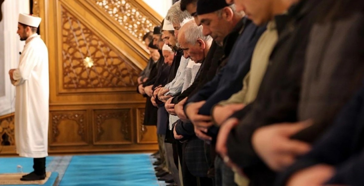 Konya'da cemaat Gazze'ye dua için Sultan Selim Camisi'nde buluştu!