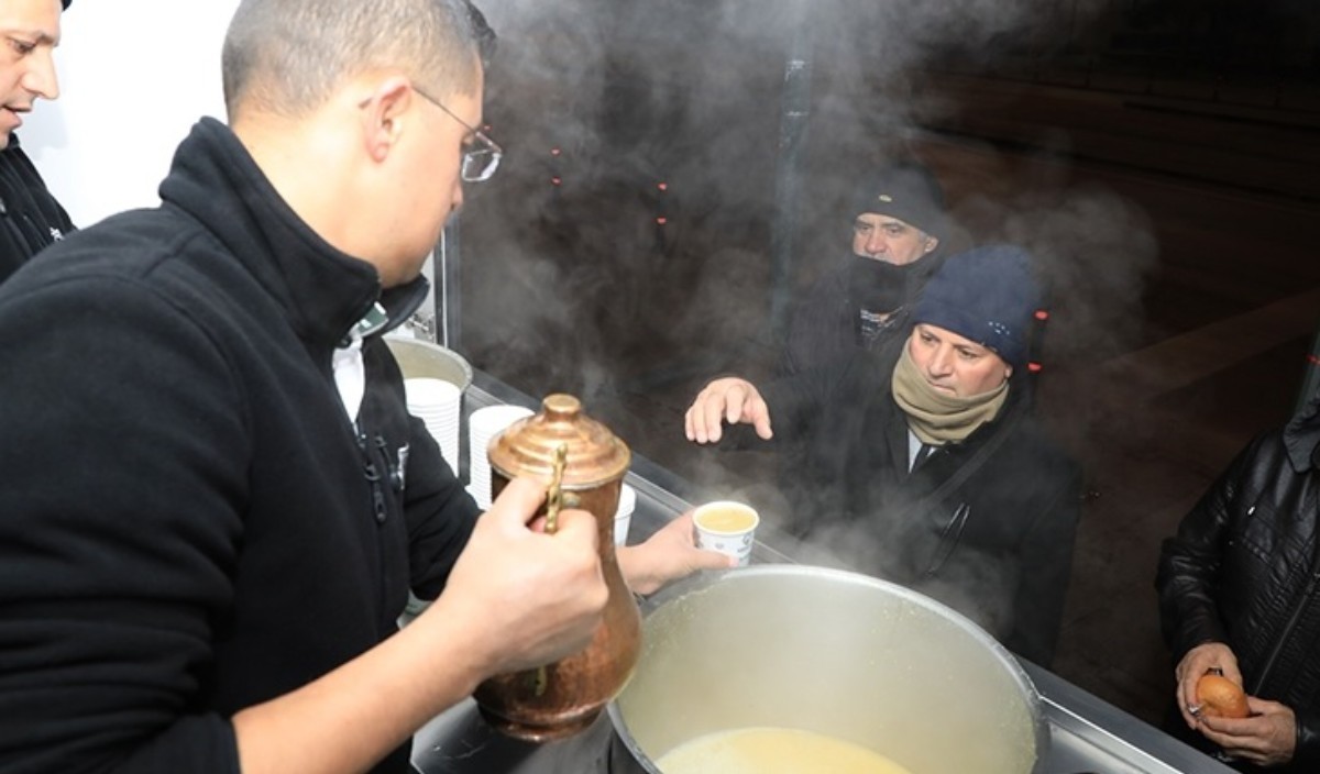 Karatay Belediyesi, sabahları 'sıcak çorba' servisine başladı!