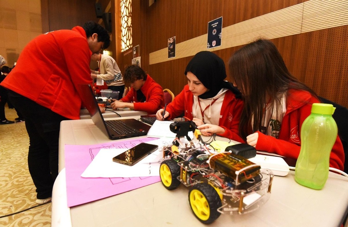 Konya'da 417 robot kıyasıya yarışacak! Kazanana 140 bin lira ödül