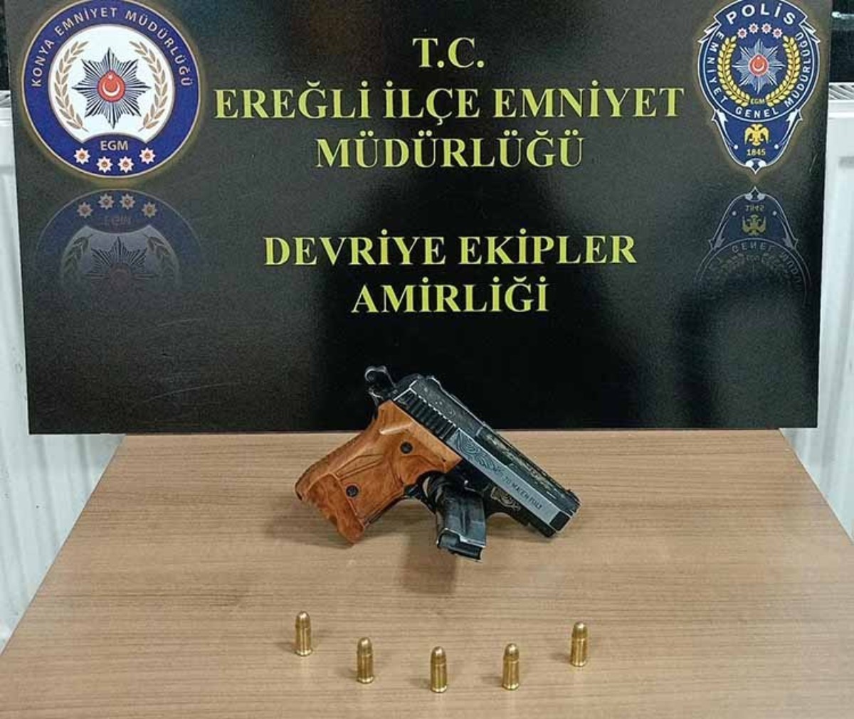 Konya'da uyuşturucu, alkol ve silah ticareti yapan 8 kişiye polis operasyonu!