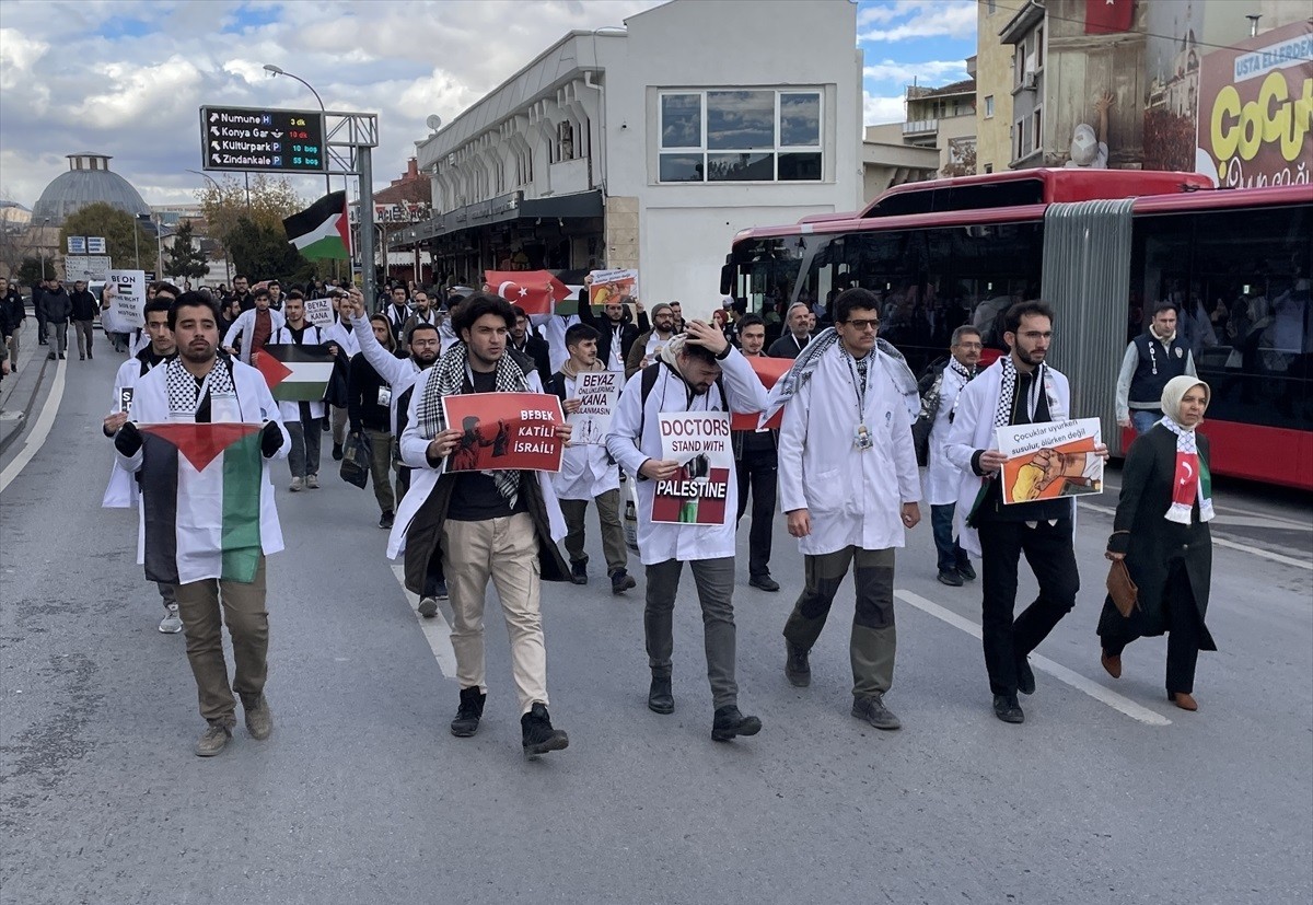 Konya'daki hekimlerden İsrail protestosu!