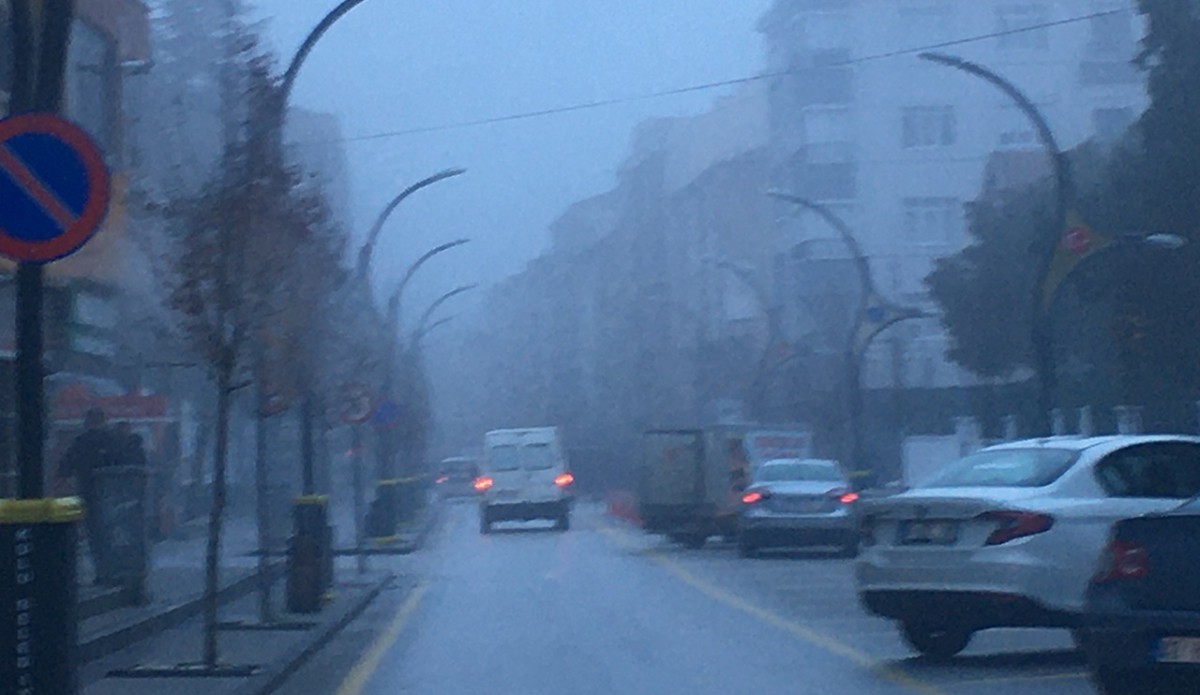 Yoğun sis etkisi altında kalan Konya'da sürücülere hayati uyarı