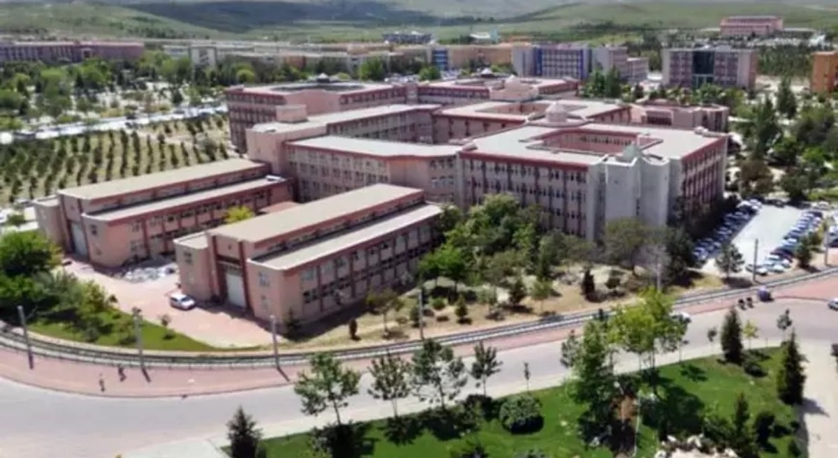 Konya Selçuk Üniversitesi'ndeki o fakültenin isminde değişikliğe gidildi!