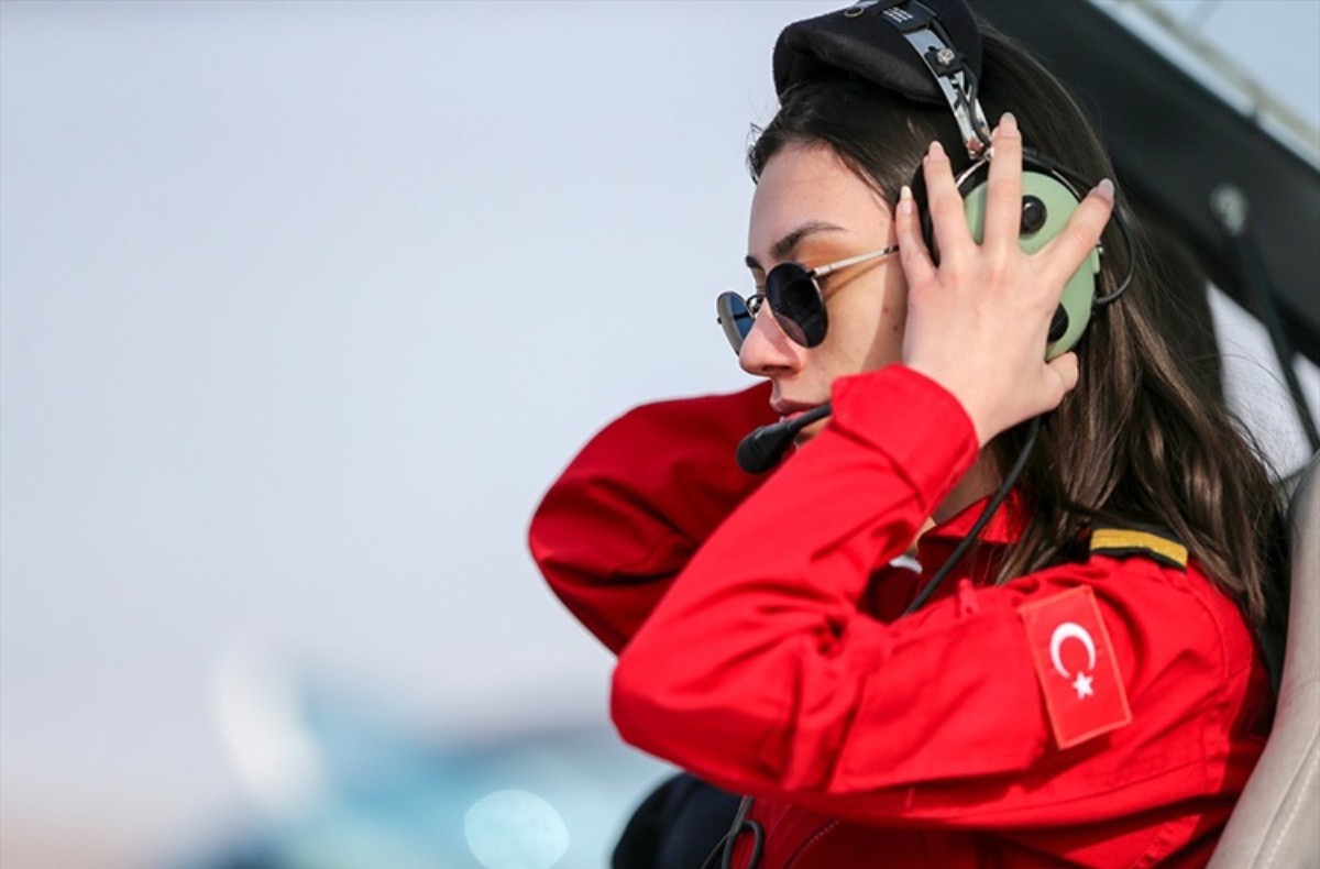 Kadın kaptan pilot olma yolundaki hayallerine Konya'da kavuşuyorlar