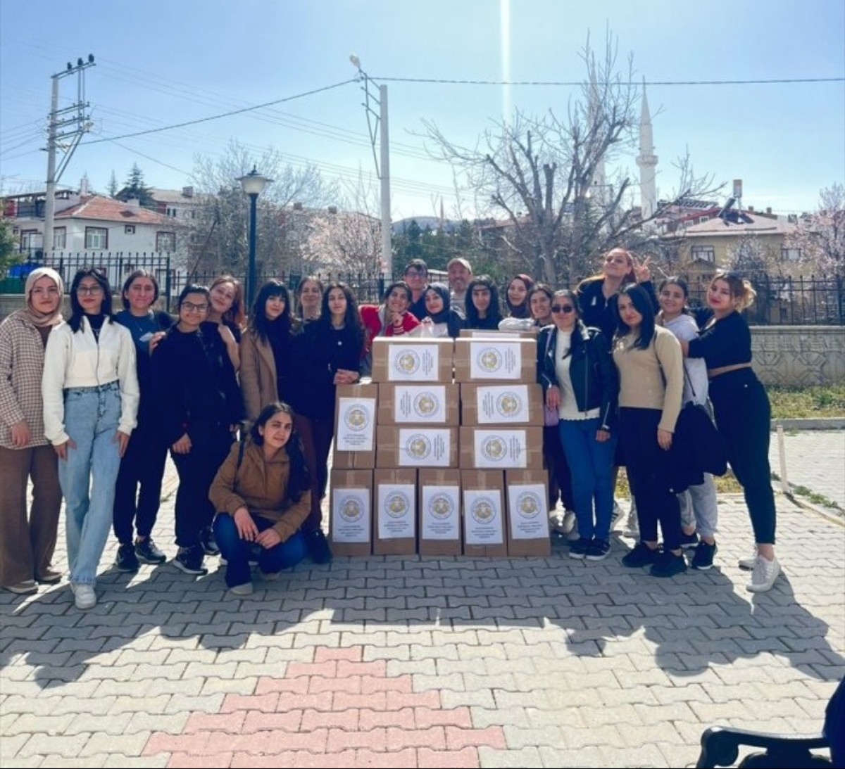 Konya’daki üniversite öğrencilerinden ihtiyaç sahiplerine anlamlı yardım
