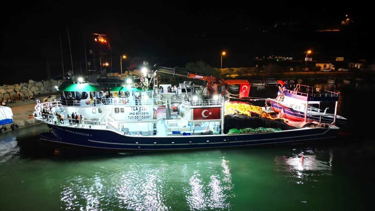 Denizlerde av yasağının sona ermesi dolayısıyla Ordu'da yeni sezon için tören düzenlendi. Dua...