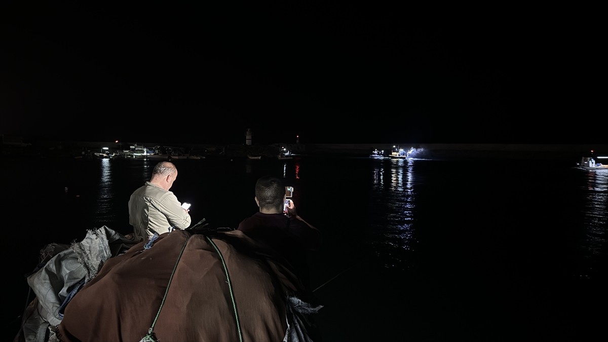 Zonguldak'ta av yasağının bu gece yarısı sona ermesiyle denizlere açılacak balıkçılar için tören...