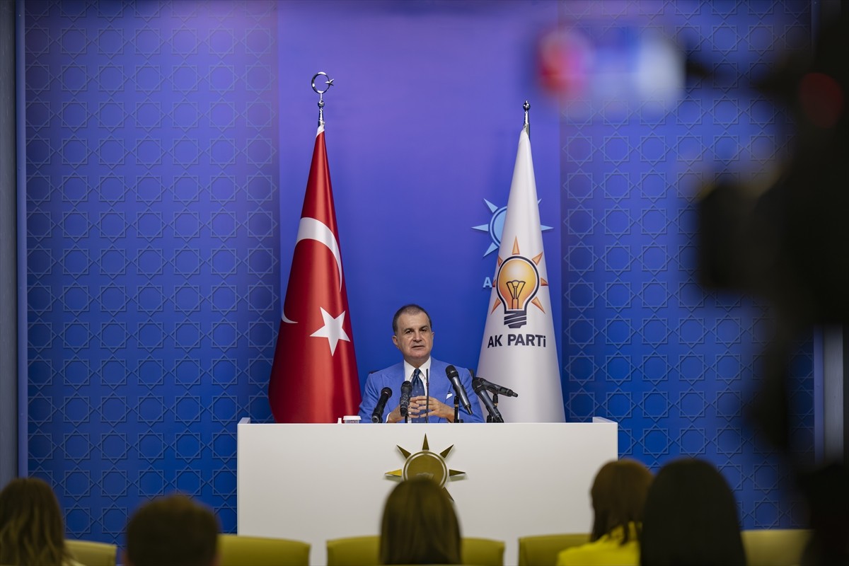 AK Parti Genel Başkan Yardımcısı ve Parti Sözcüsü Ömer Çelik, parti genel merkezinde...