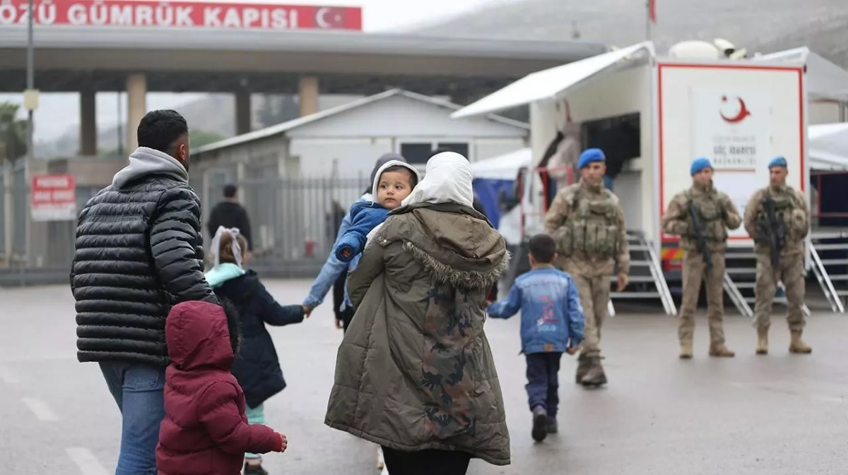 1 ay içinde 52 bin 622 Suriyeli Türkiye'den ayrılarak ülkesine döndü