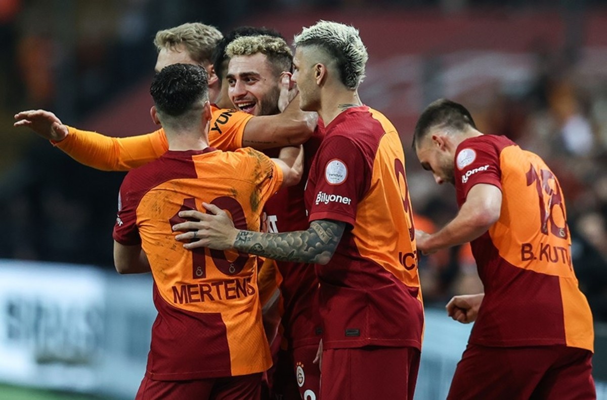 Galatasaray zorlu Başakşehir deplasmanına 2 eksikle gidiyor