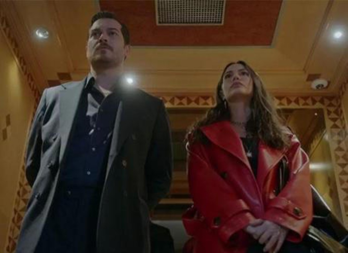 Çağatay Ulusoy ve Demet Özdemir'in 'Eşref Rüya' dizisinden izlenme rekorları kıran fragman